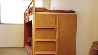 トリプルルーム 共用バスルーム (チェックイン午後10時まで)