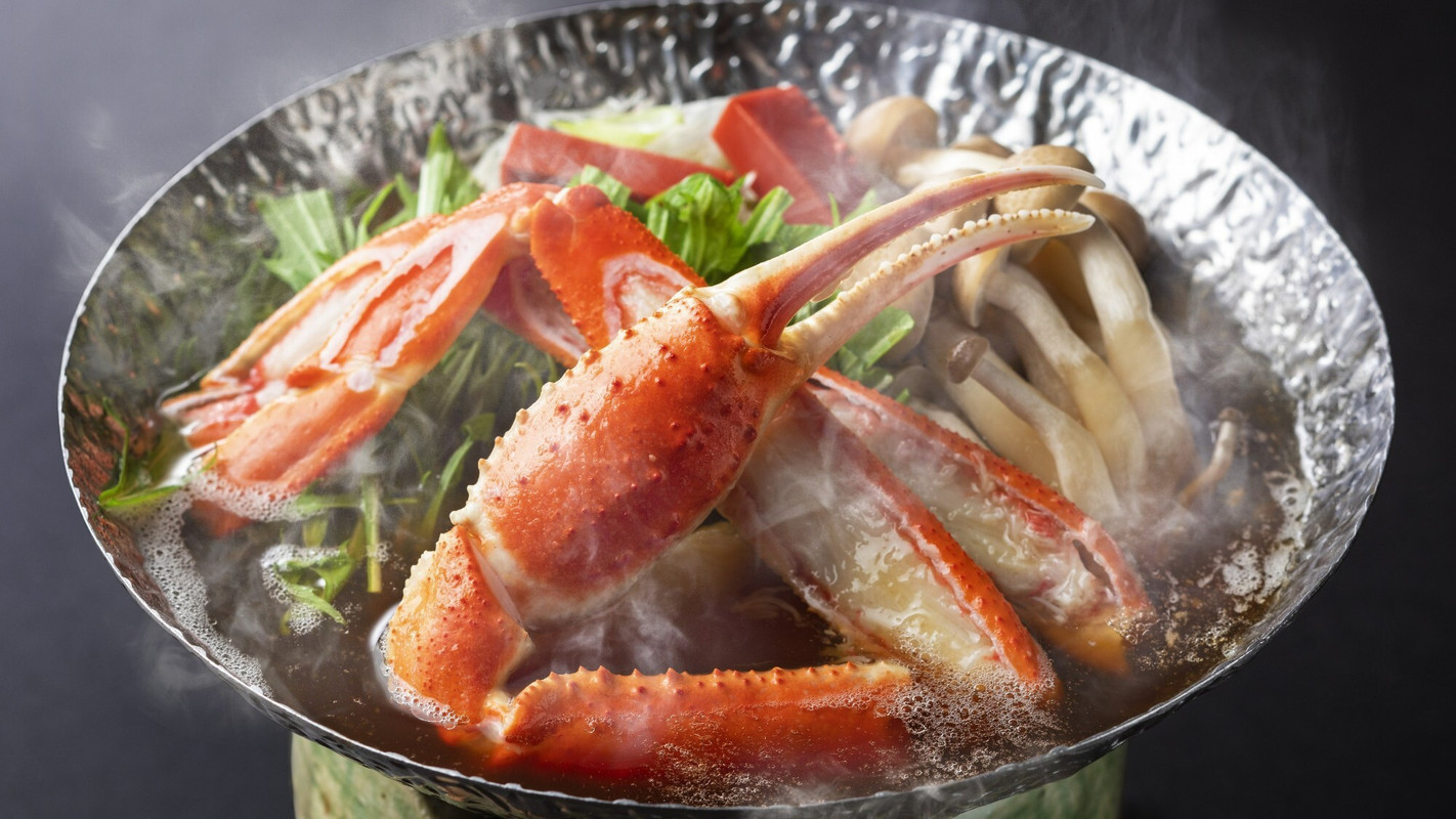 宿のカニ料理一例