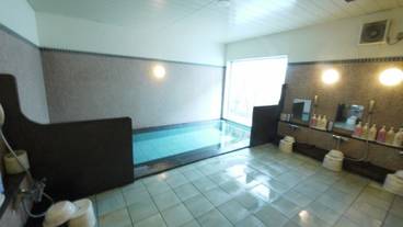 屋内スパ浴槽 / 1