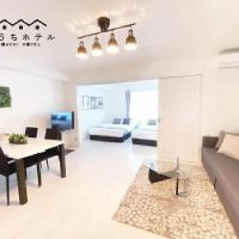 客室内のダイニングエリア