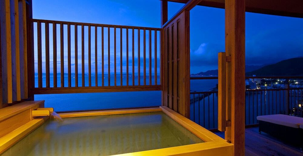 海に面した場所に佇む、絶景自慢の温泉ホテル4037318