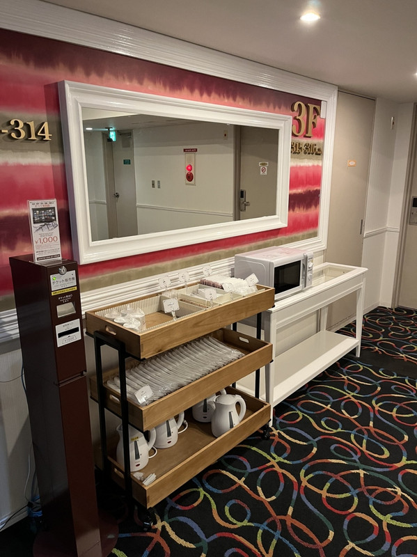 エレベーター前