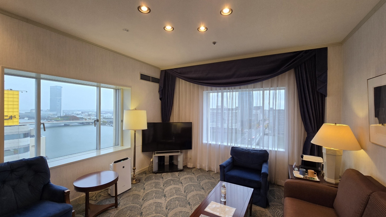 リビングの窓は2方向にあります