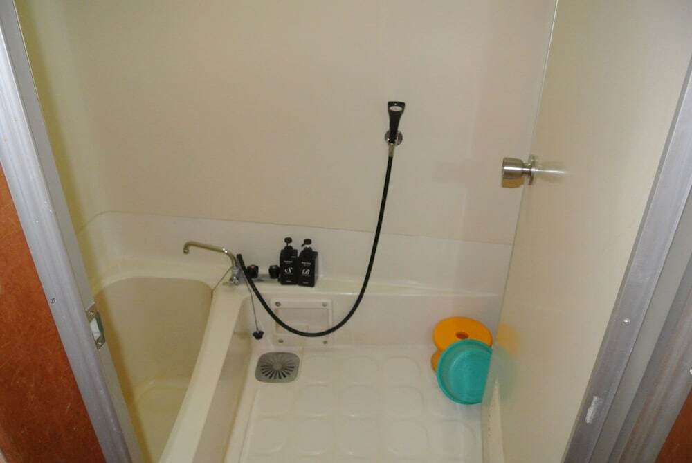 バスルームのシャワー