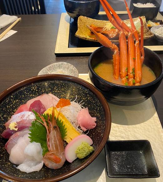 小田原漁港前でランチ
「わらべ菜魚洞」 / 3