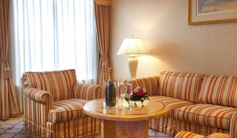 ロイヤルスイート① / 3