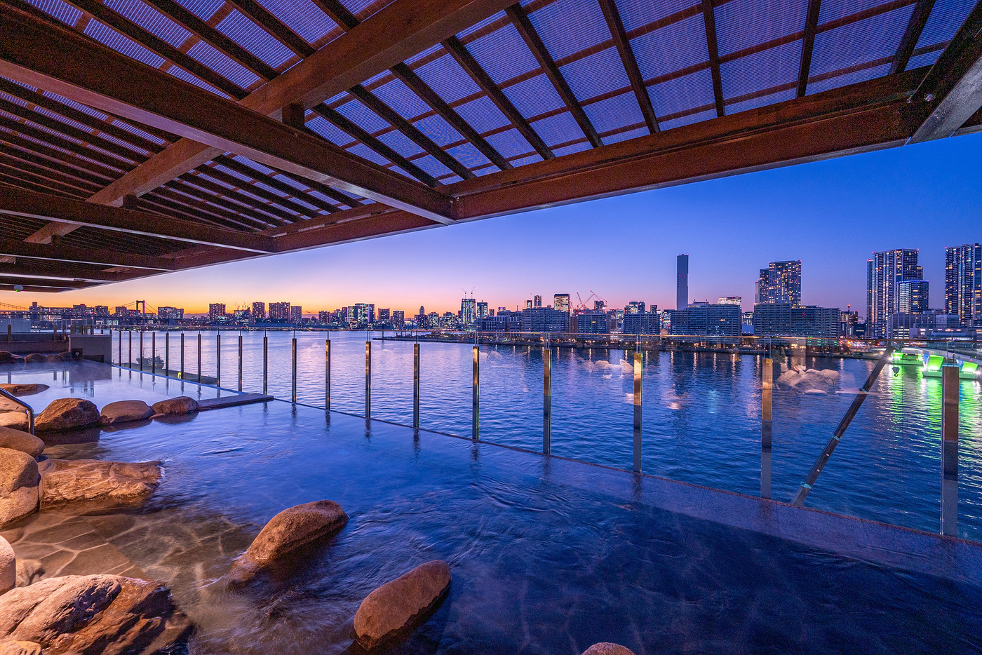 3.【温泉】 温泉、サウナ、岩盤浴でリセット。心身を解放する3294015