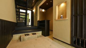 内部エントランス / 2