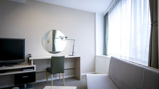 スイートルーム キングベッド 1 台 禁煙(3名利用の場合、エキストラベッド付)