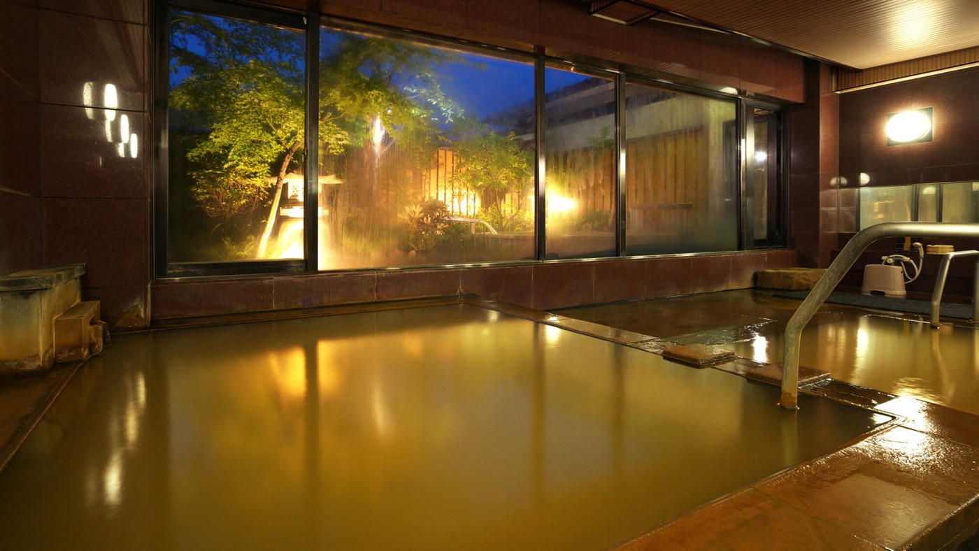 「黄金の湯」や「鉄板焼き」が楽しめる3967994