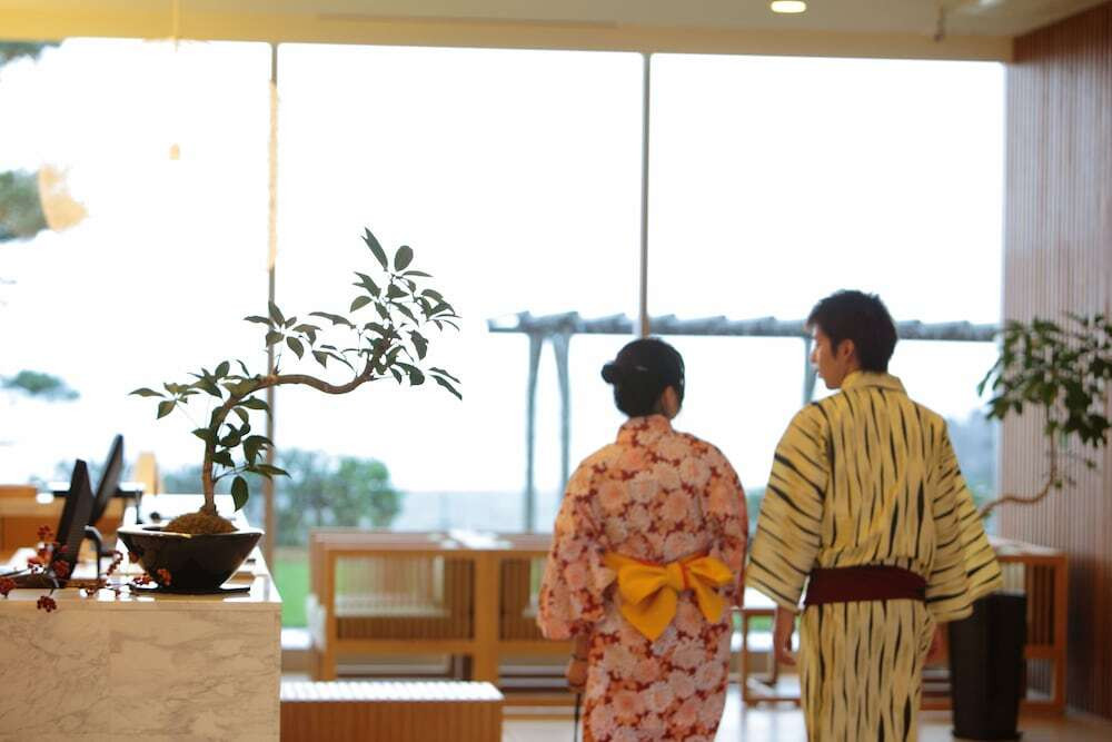 ロビーラウンジ