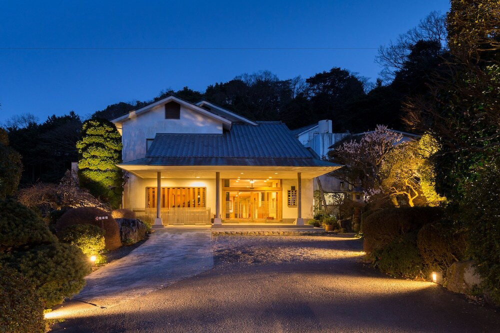 静かに温泉と絶景に浸る。心に残る絶景温泉宿3933817