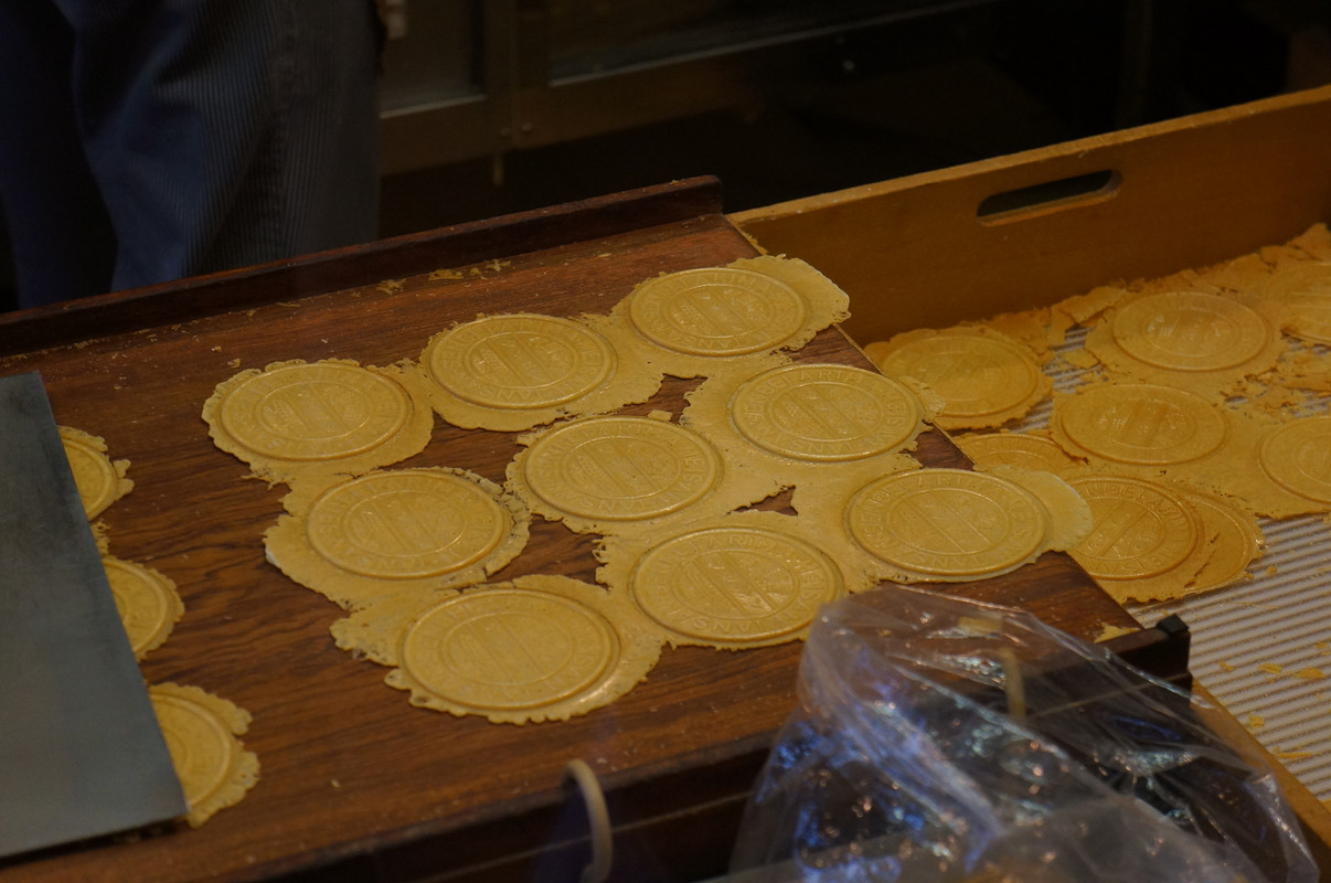 有馬温泉名物 炭酸せんべい