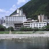 飛騨川沿いに佇む丹心の老舗宿 下呂温泉山形屋(岐阜県 旅館) / 5