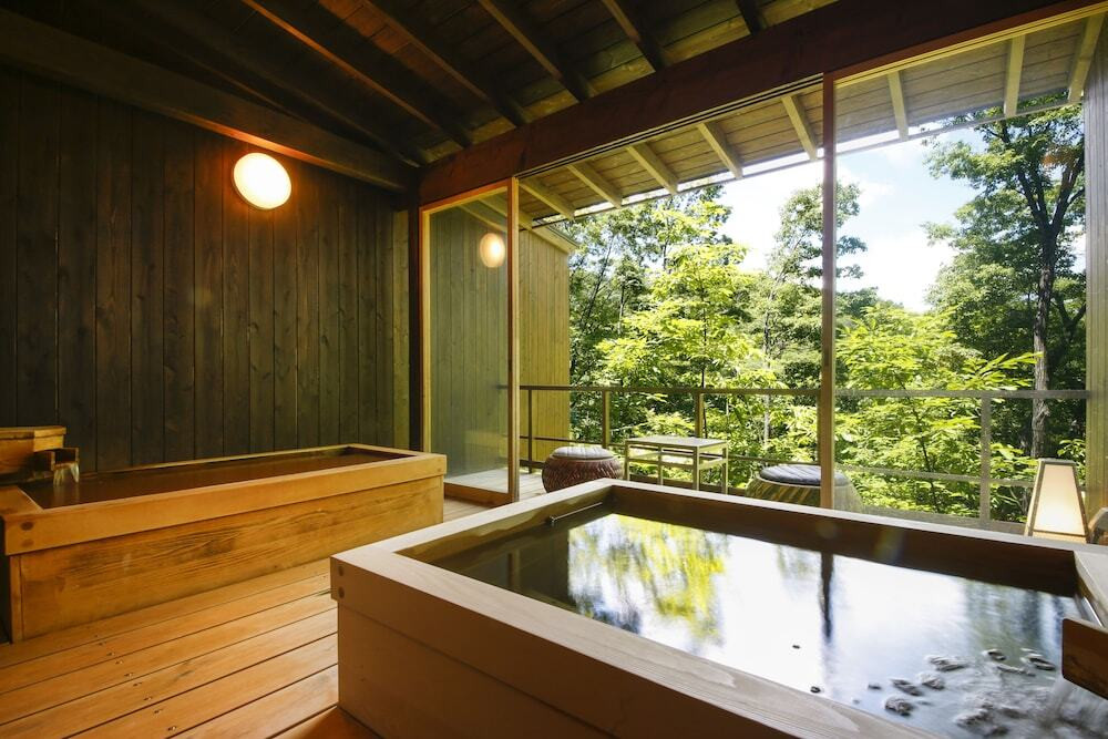 自家源泉の金泉・銀泉が楽しめる和モダンな隠れ家旅館3954297