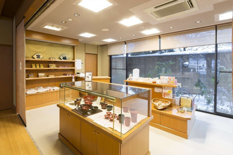 売店 案山子