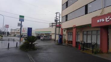 施設の入り口 / 9