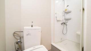 ダブルルームルーム広め(シャワーブース※浴槽ナシ) 禁煙 (客室清掃なし)