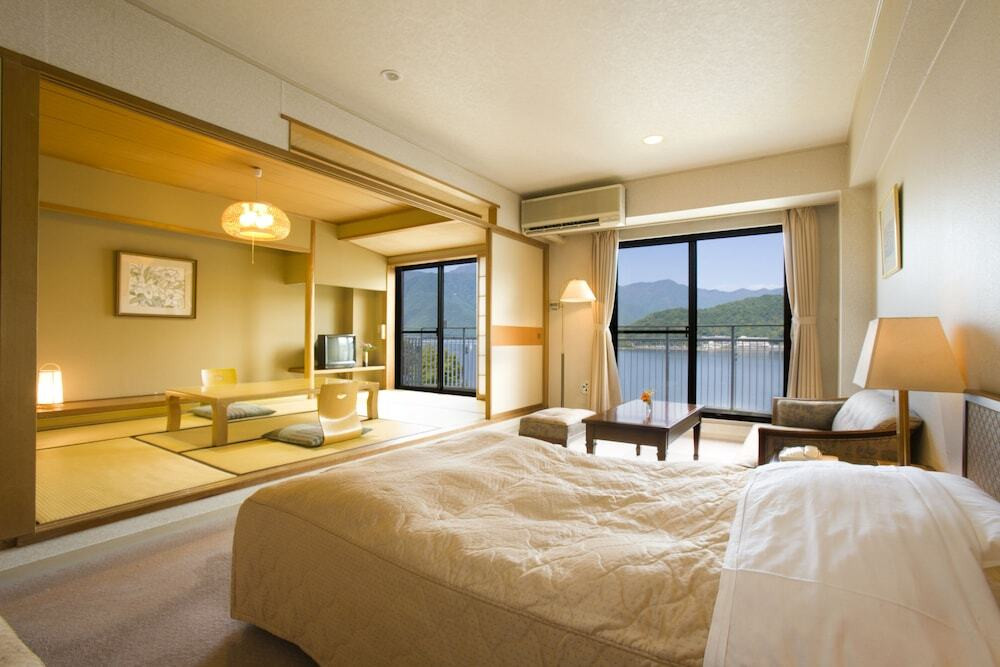 お子様ランチや幼児向け料理をお部屋食で4043109