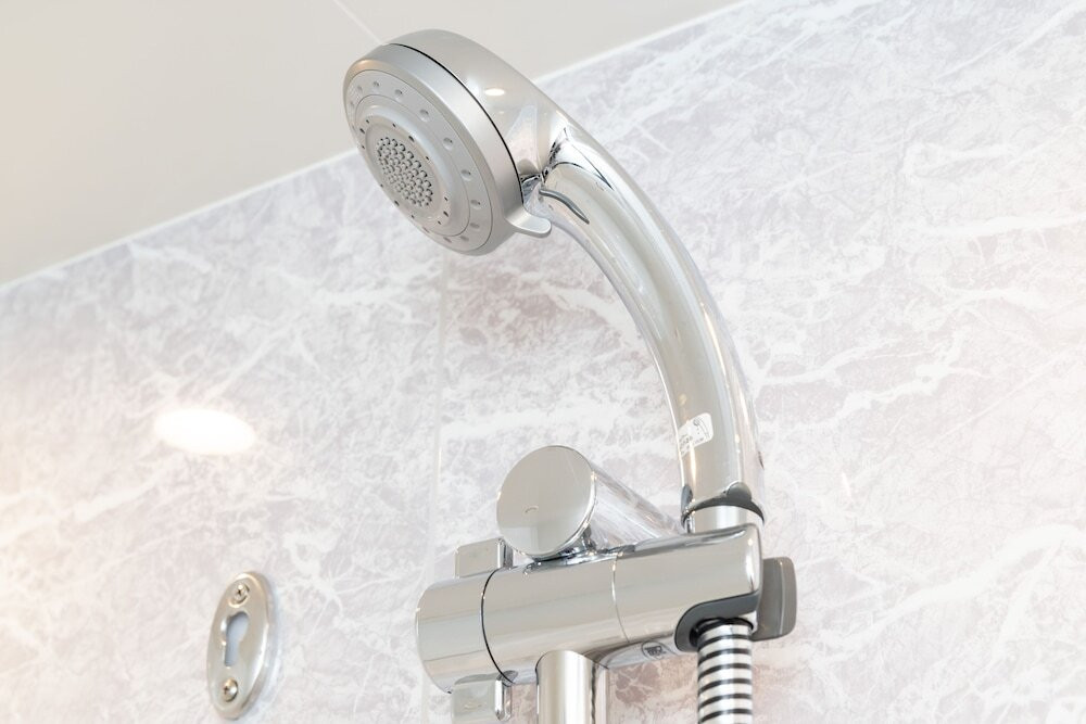 バスルームのシャワー