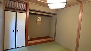 客室 / 26