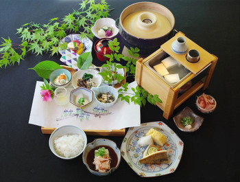 魅力②四季折々の食材を取り入れた「和会席」3918036