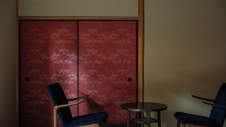 本館101:プライベートガーデン付デラックス クイーンベッド