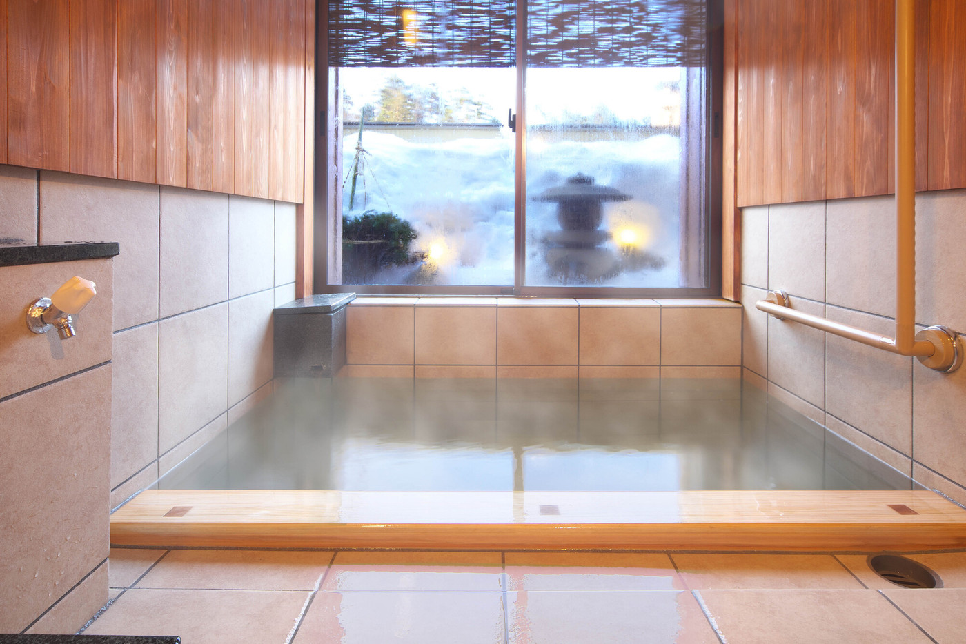 江戸末期の創業、老舗旅館でまったり旅4253471