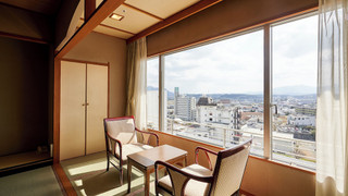 和室 (12.5畳), 喫煙可