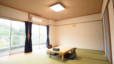 客室 / 6