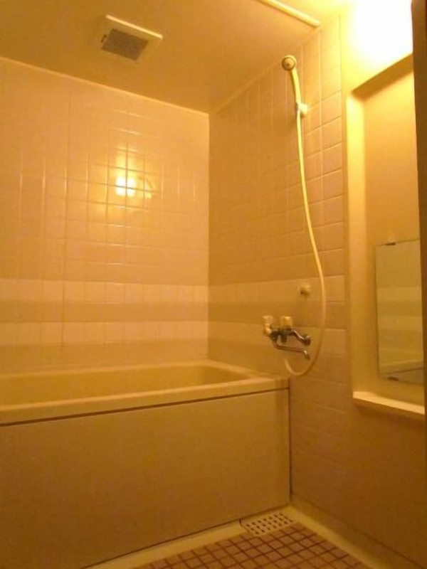 バスルームのシャワー