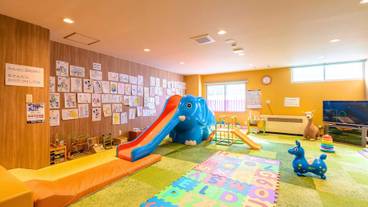 子供用の遊び場 - 屋内 / 19