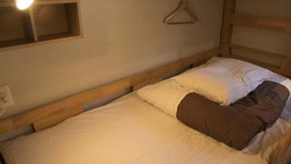 2段ベッド2台洋室（バス・トイレ共用）