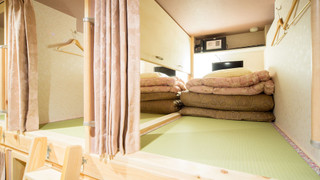 カプセルタイプ女性限定ドミトリー 2連コネクティングルーム 禁煙 (カプセルの間仕切りは開閉可能)