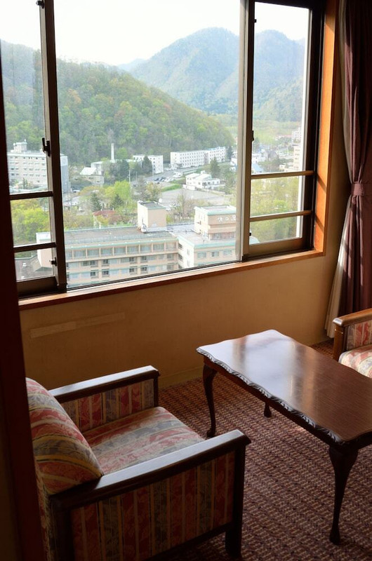 客室から眺める渓谷の一例②