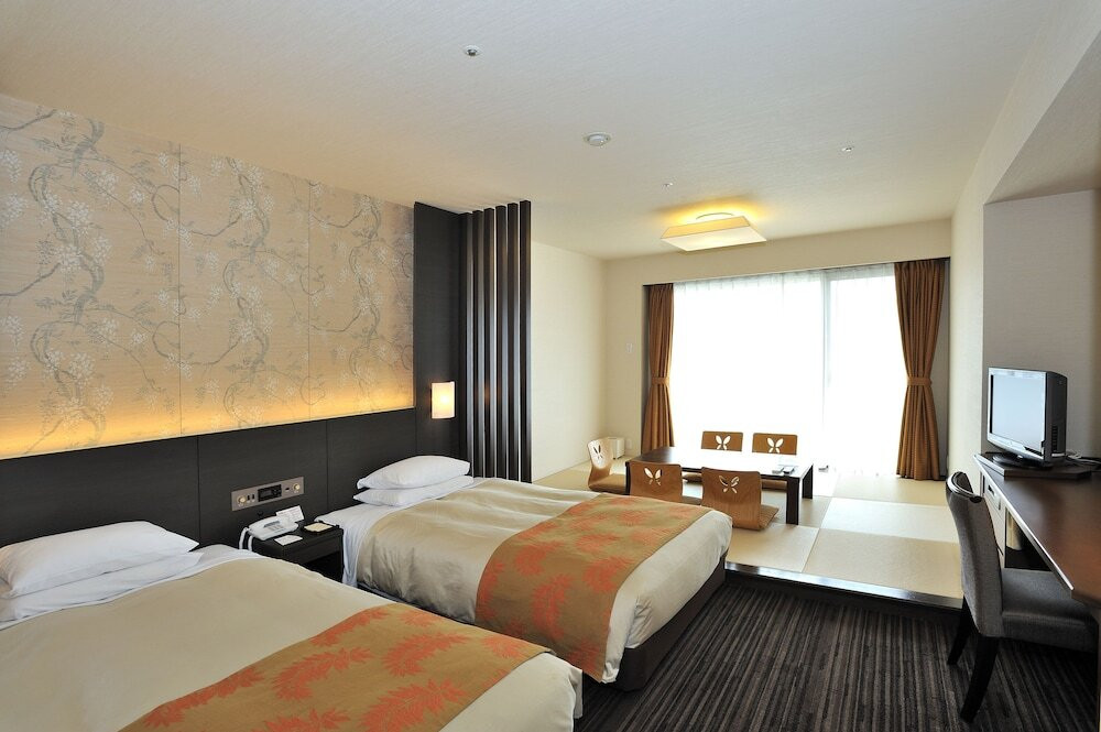 伊東市街を見渡すプール&温泉でリゾート気分♪4022689