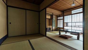 客室 / 8