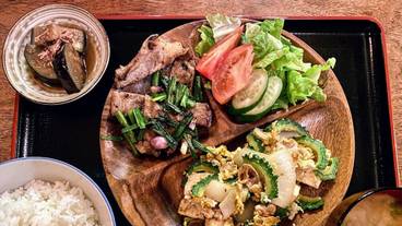 食事・飲み物 / 3