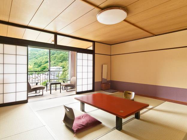 「森の舘」純和風の客室 / 5