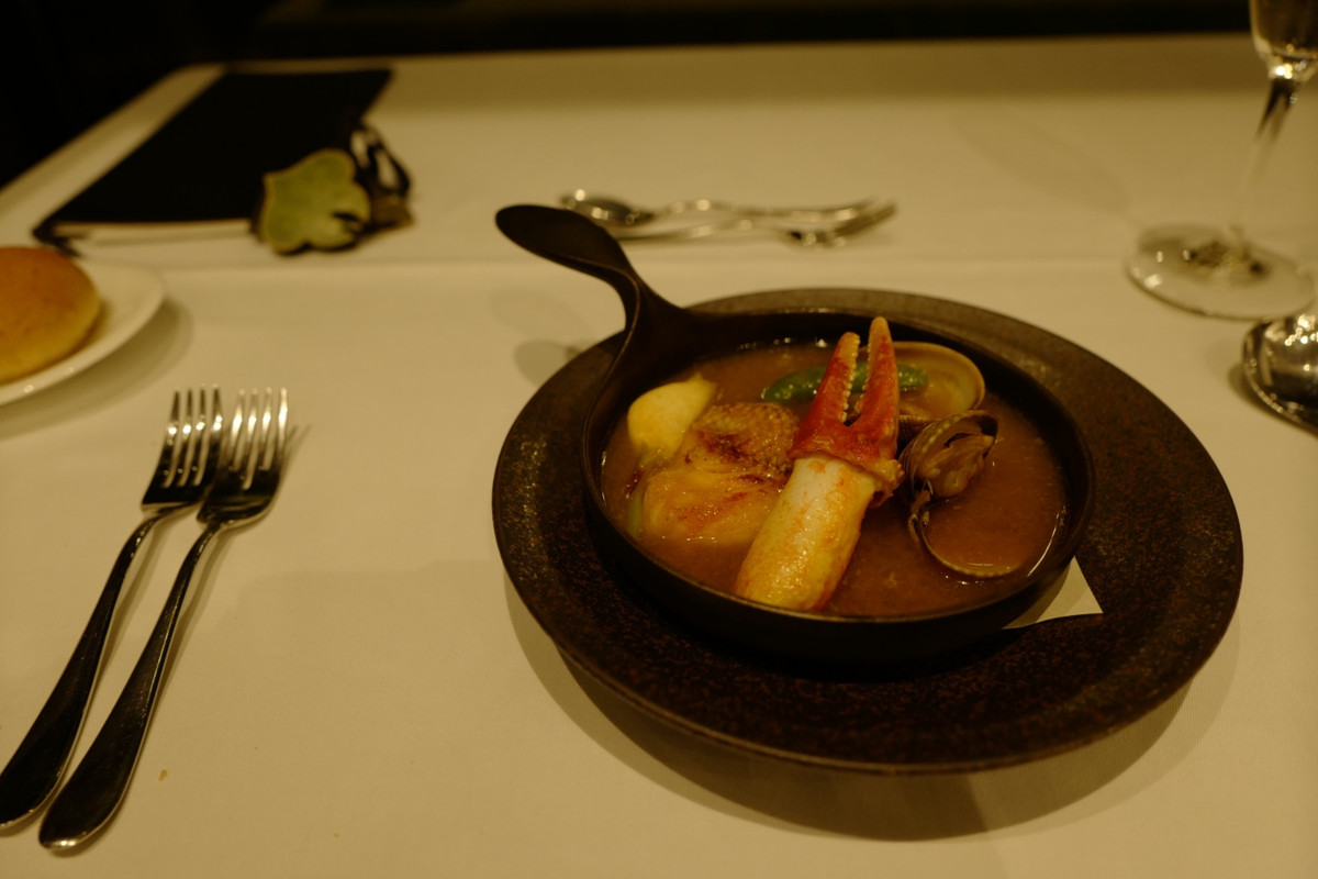 「ピリカ」コースの夕食の一例。