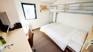 スーパールーム (ダブルベッド1台+ロフトベッド1台) 禁煙