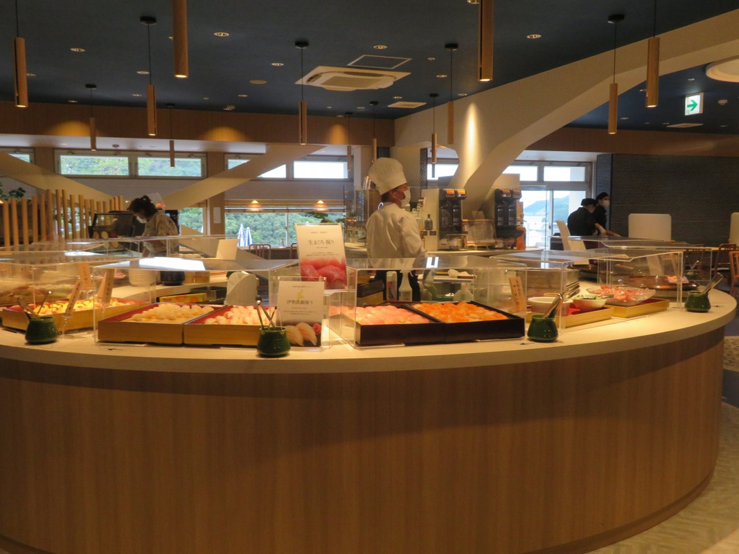 食事会場／メニューも豊富