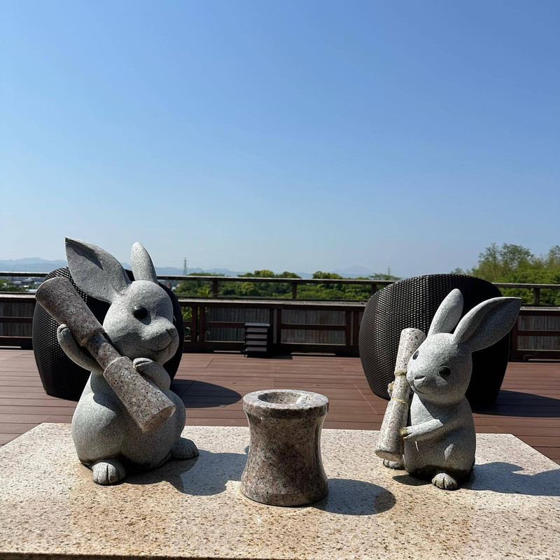 月見台のうさぎオブジェ