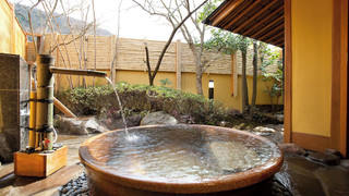 Japanese-style room with open-air bath (8 tatami mats + twin bed)