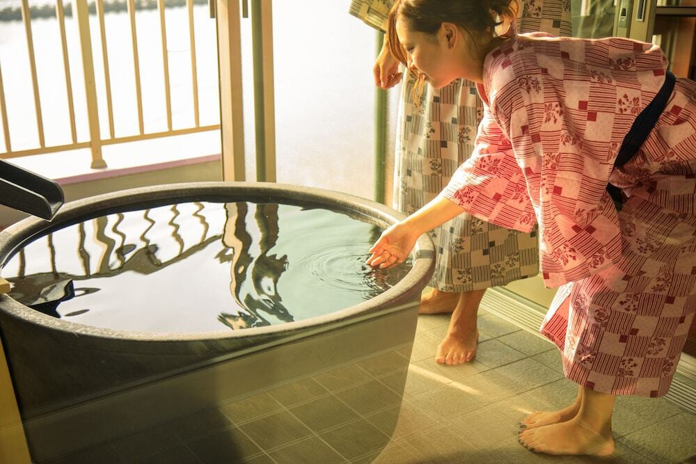 西伊豆土肥温泉 碧き凪ぎの宿 明治館(ニシイズトイオンセン アオキナギノヤド メイジカン) / 4