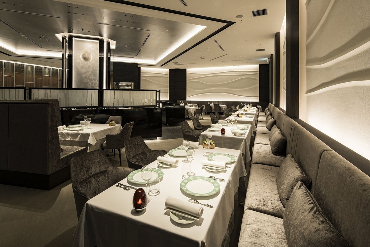 フレンチレストランの内観