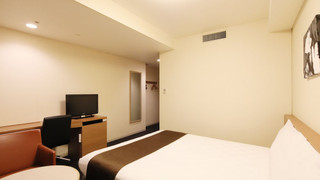 ダブルルーム クイーンベッド 1 台 禁煙