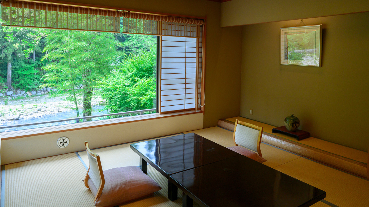 大きな一枚窓からは一面のみどり！3959750