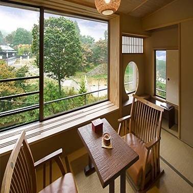 ちょっと早起きをして
朝時間を楽しむ
 / 3
