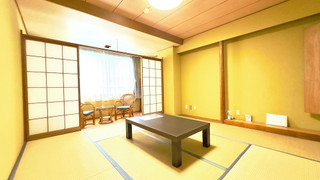 エコノミー 4 人部屋 コートヤードビュー